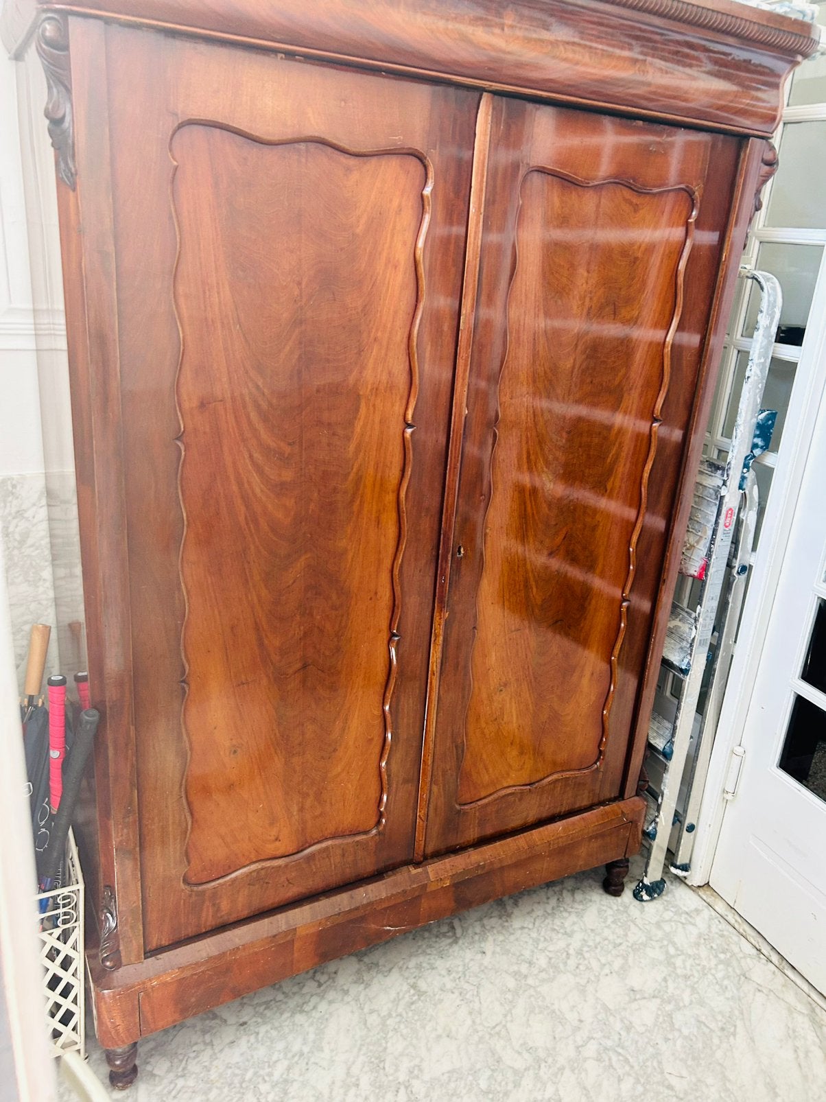 Prachtige antieke kast in hal Haagsch herenhuis, Ophalen of Verzenden