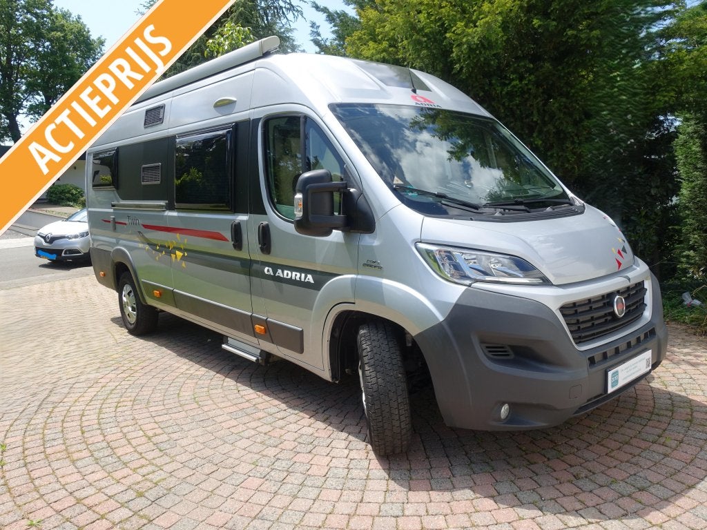 Adria Twin 640 SLX in nieuwstaat, lengtebedden, Caravans en Kamperen, Ringverwarming, Fiat, Particulier, Adria