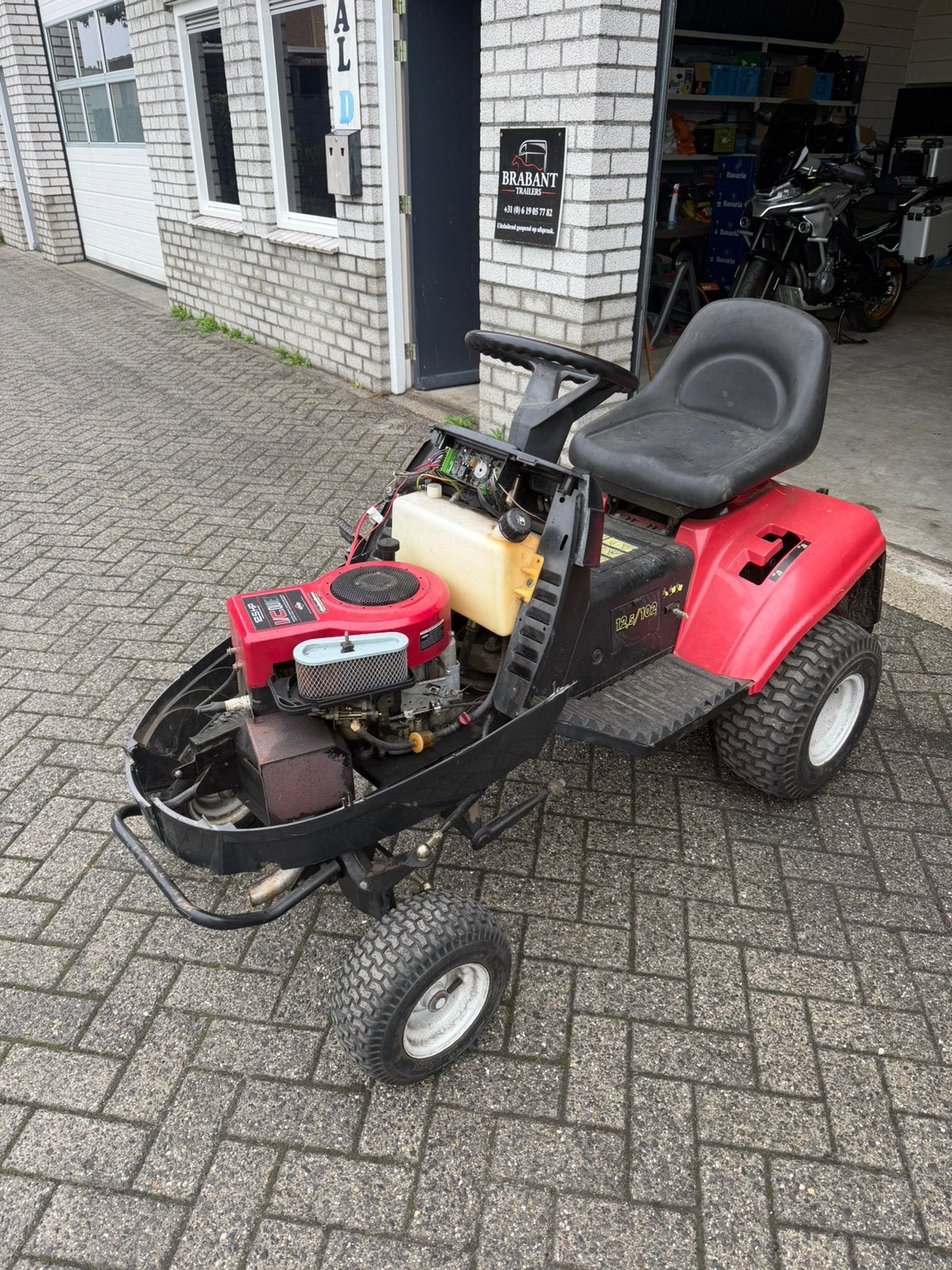 Castelgarden hyrdostaat gazonmaaier met trekhaak 12.5pk, Ophalen, Gebruikt, Elektrische starter