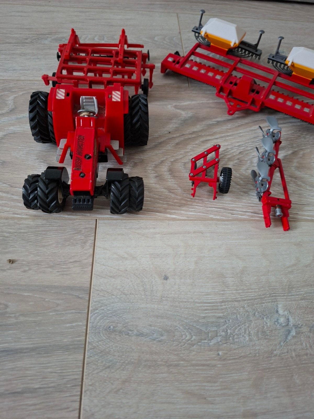 Farmer Tractor met landbouwmachines, Ophalen, Gebruikt
