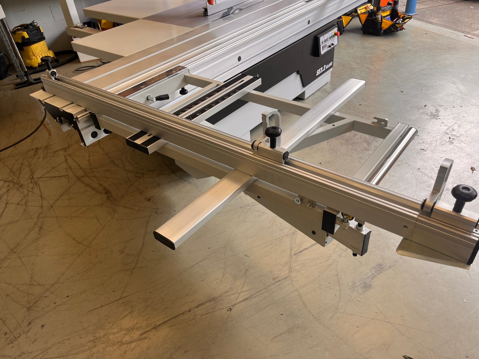 Formaatzaag SE 320 Klass van F.A.H.D italie, Zakelijke goederen, Machines en Bouw | Houtbewerking, Ophalen, Fahd Machina Italie