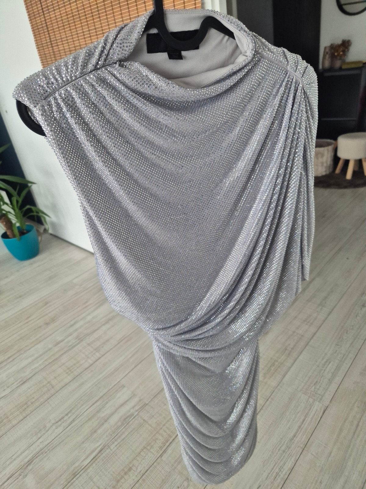 zara jurk met steentjes xs feestjurk, Ophalen, Zara, Zo goed als nieuw, Maat 34 (XS) of kleiner