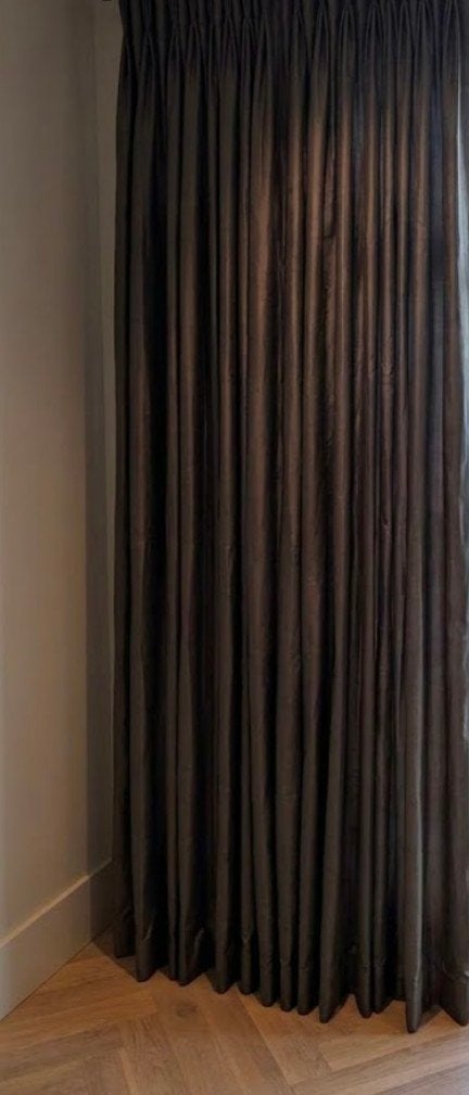 Glanzend Taupe Donkerbruin Gordijn 230x250 cm, Ophalen, Gebruikt, 250 cm, Bruin