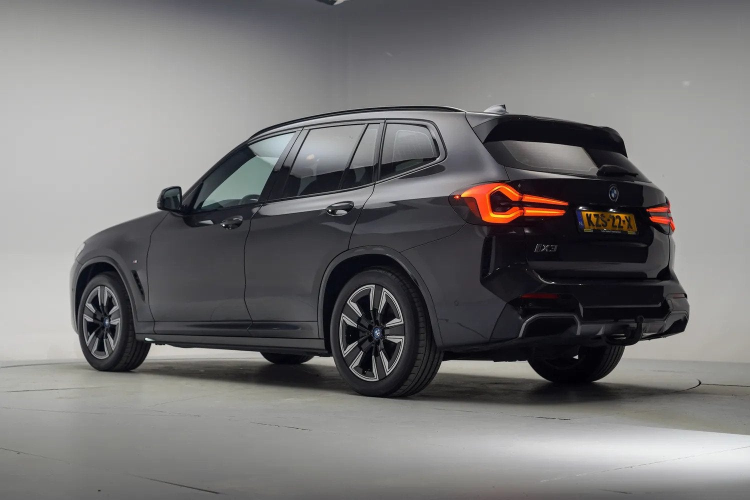 BMW iX3 M-Sport High Executive 80 kWh [ Panoramadak Adapt.cr, Auto's, Automaat, 0 cilinders, Gebruikt, 750 kg