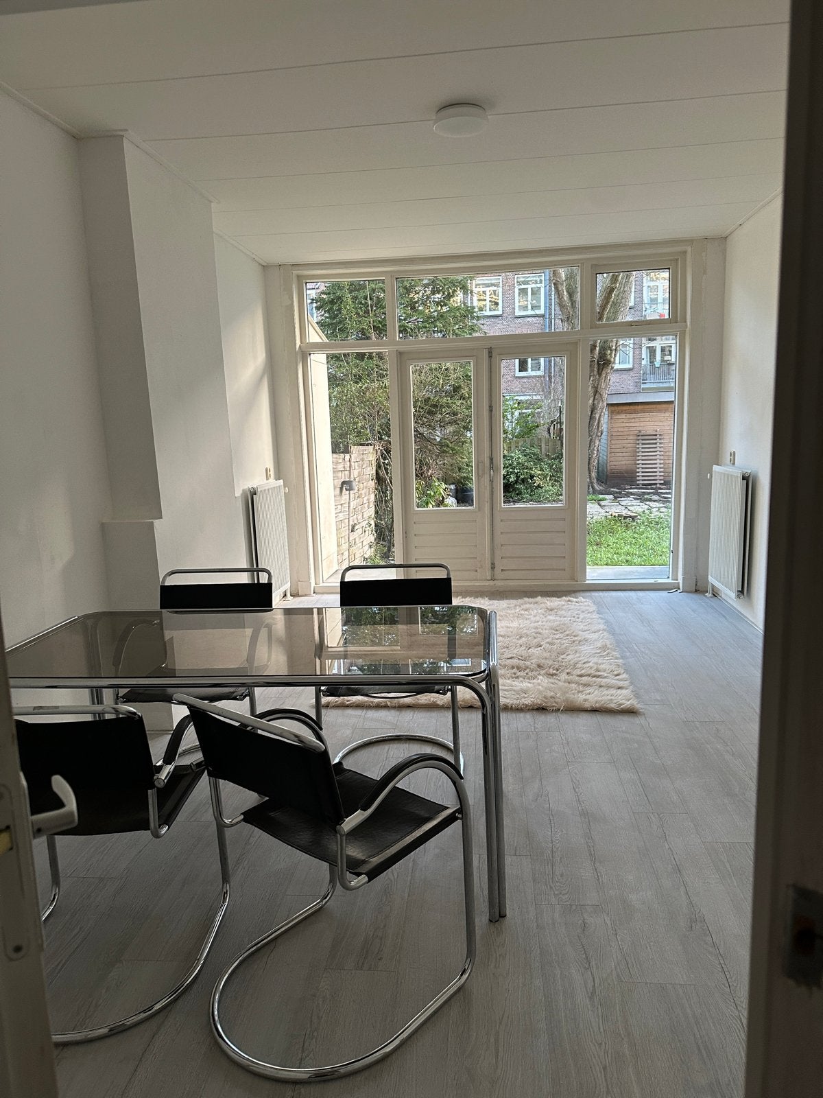 Vintage glazen tafel met chroom buisframe, Huis en Inrichting, Gebruikt, Bauhaus, 100 tot 150 cm, Glas