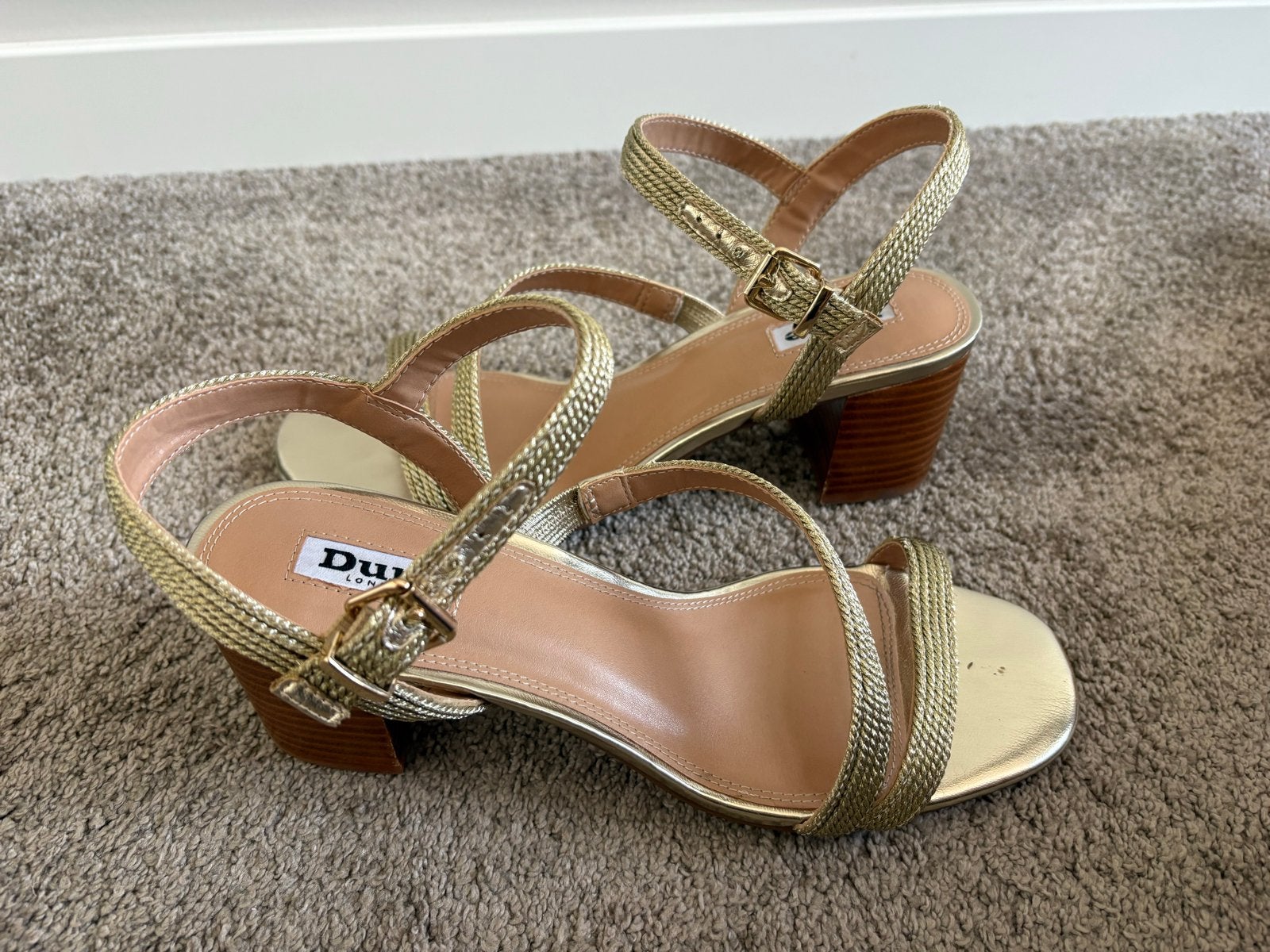 Dune London gouden sandalen met blokhak, Kleding | Dames, Schoenen, Overige kleuren, Gedragen, Sandalen of Muiltjes, Ophalen of Verzenden