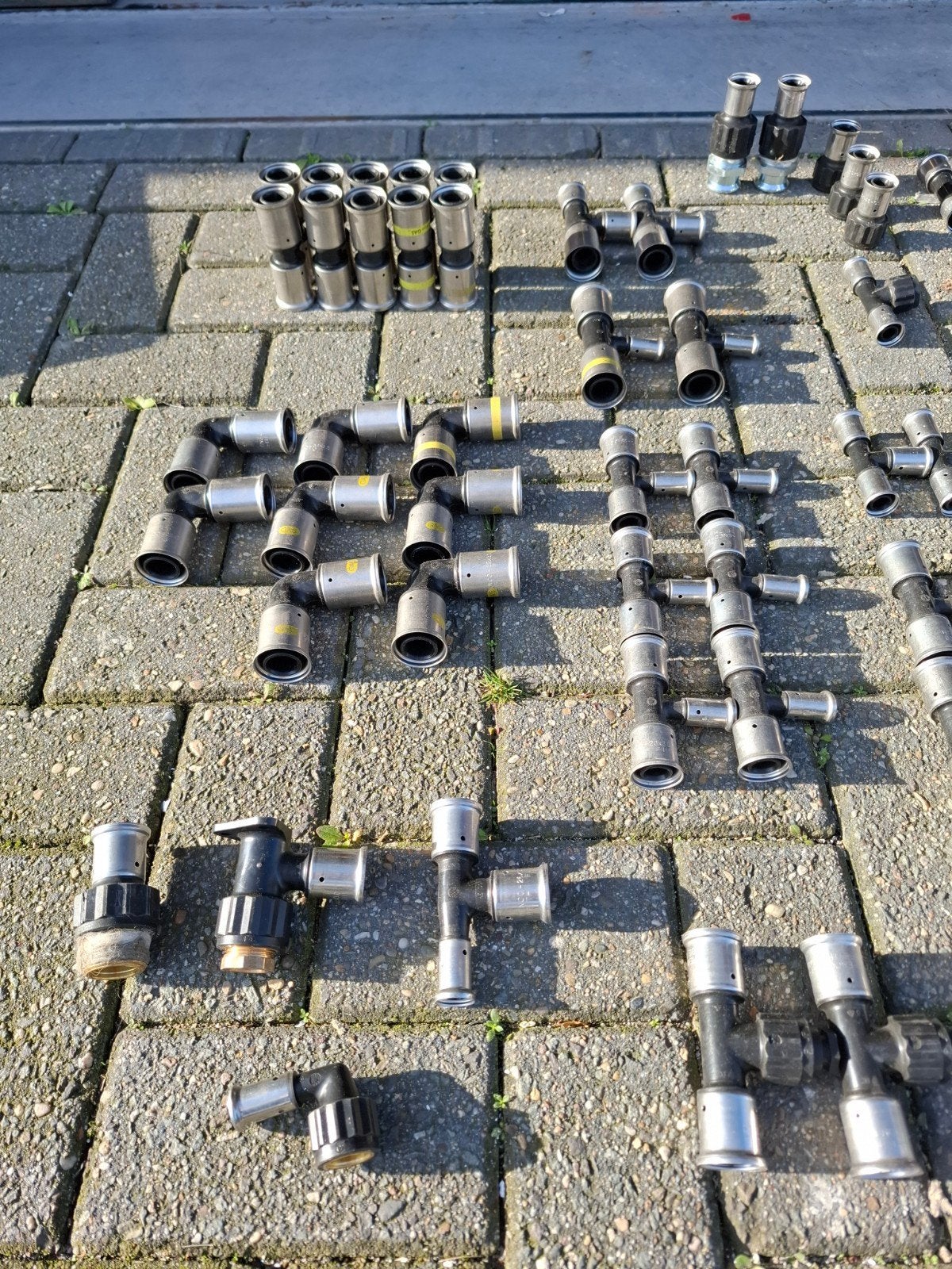 Diverse maten henco buizen en bochten (16, 20, 26, 32 mm), Ophalen of Verzenden