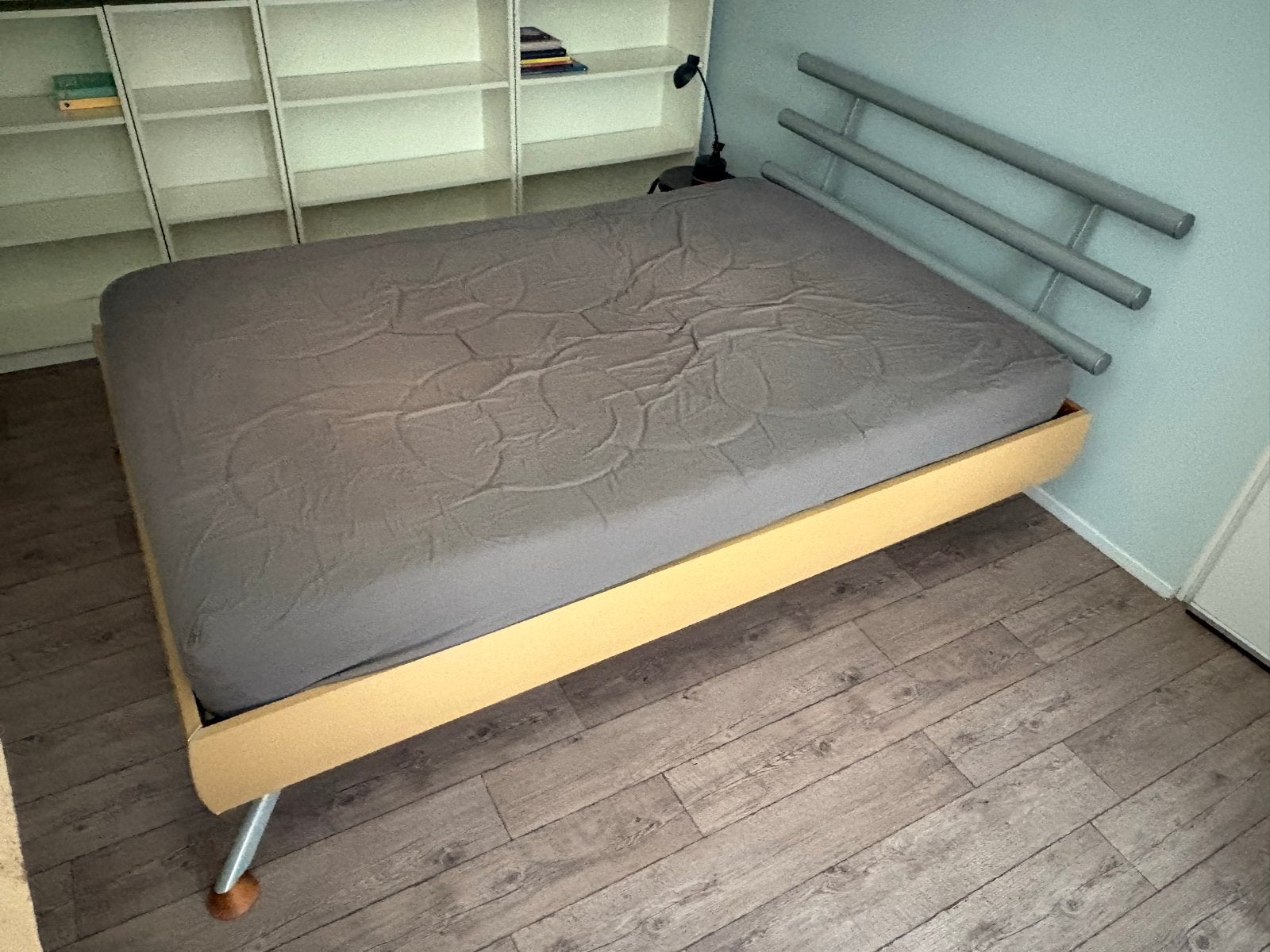 Bed met matras 140x200 - Comfortabel en compleet, Huis en Inrichting, Ophalen, Gebruikt, Overige kleuren, 140 cm