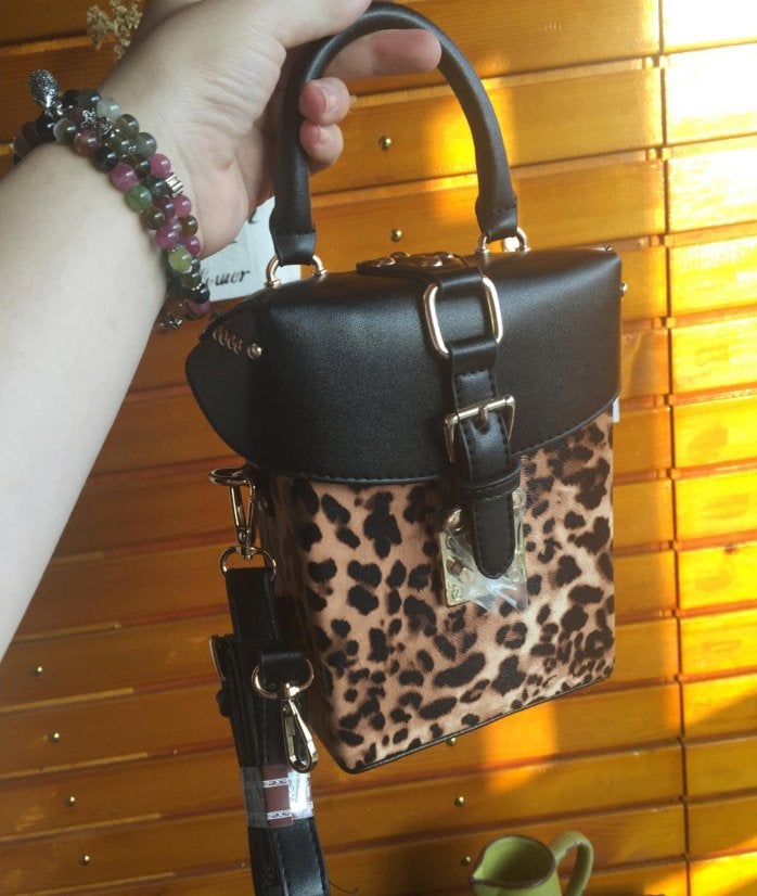Luipaard dames tas / zwarte leren handtas schoudertas panter, Sieraden, Tassen en Uiterlijk, Tassen | Damestassen, Verzenden, Nieuw