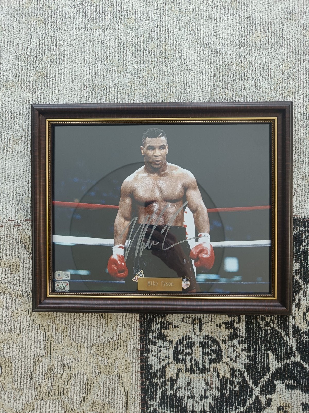 Mike Tyson Gesigneerde Foto 11x14 inch - Beckett COA, Ophalen of Verzenden, Nieuw, Overige sporten, Poster, Plaatje of Sticker