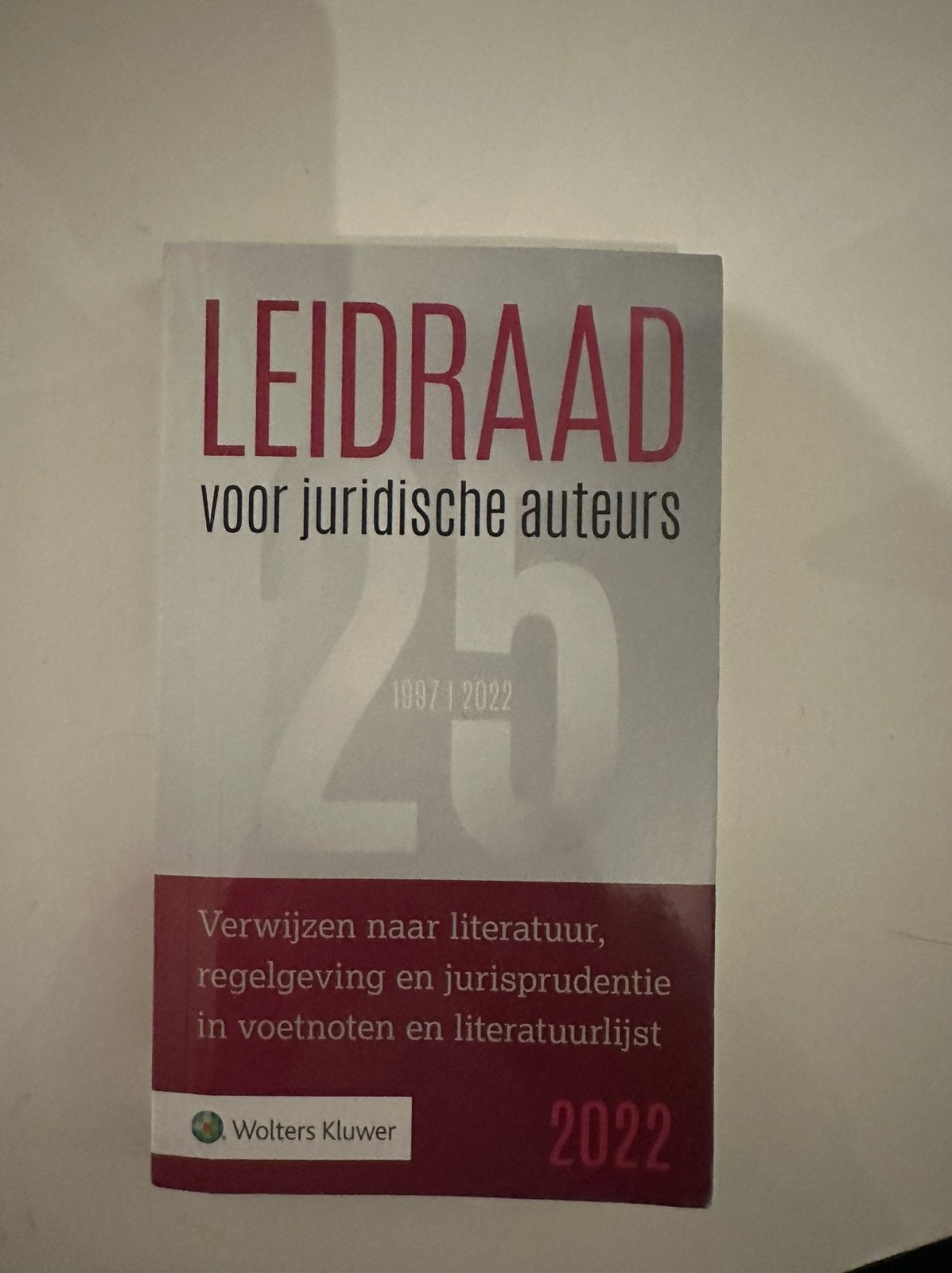 Leidraad voot juridische auteurs, Ophalen of Verzenden, Zo goed als nieuw, Zwart, Handen en Nagels