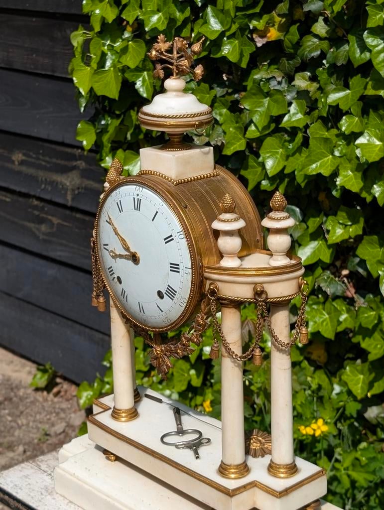 Grote antieke Franse pendule €850. 62 h 44 b 20 d, Antiek en Kunst, Antiek | Klokken, Ophalen