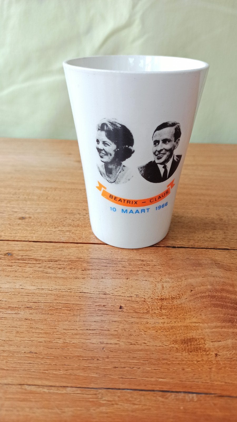 Huwelijksbeker Beatrix en Claus 1966, Ophalen of Verzenden, Gebruikt, Nederland, Servies
