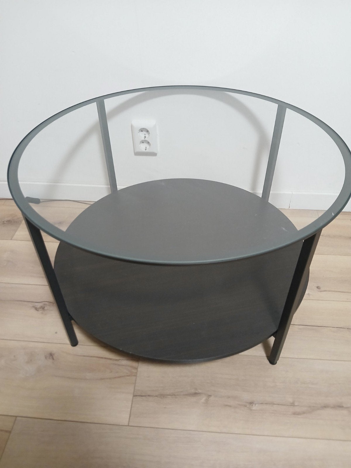 Ronde salontafel met glazen blad en metalen frame, Huis en Inrichting, Tafels | Salontafels, Ophalen, 50 – 75, 50 tot 100 cm, Rond