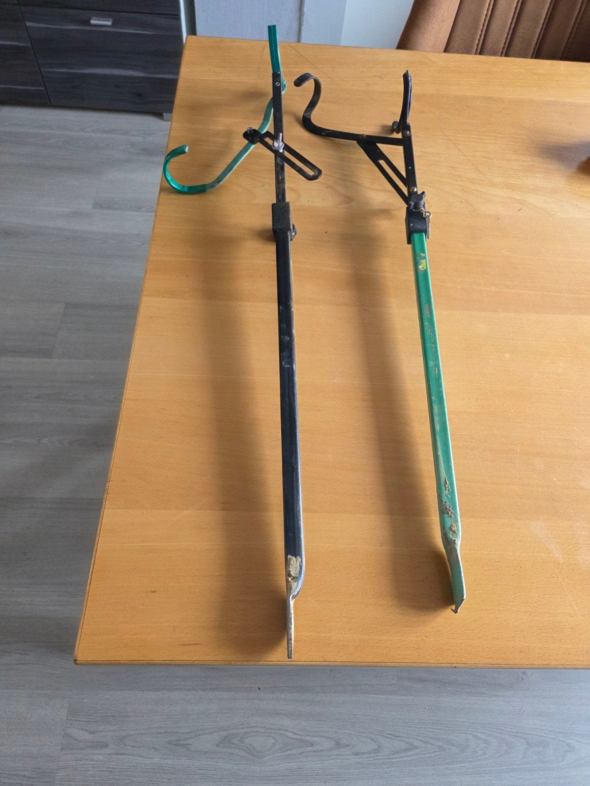 2 kantelbare hengelsteunen, Ophalen, Gebruikt
