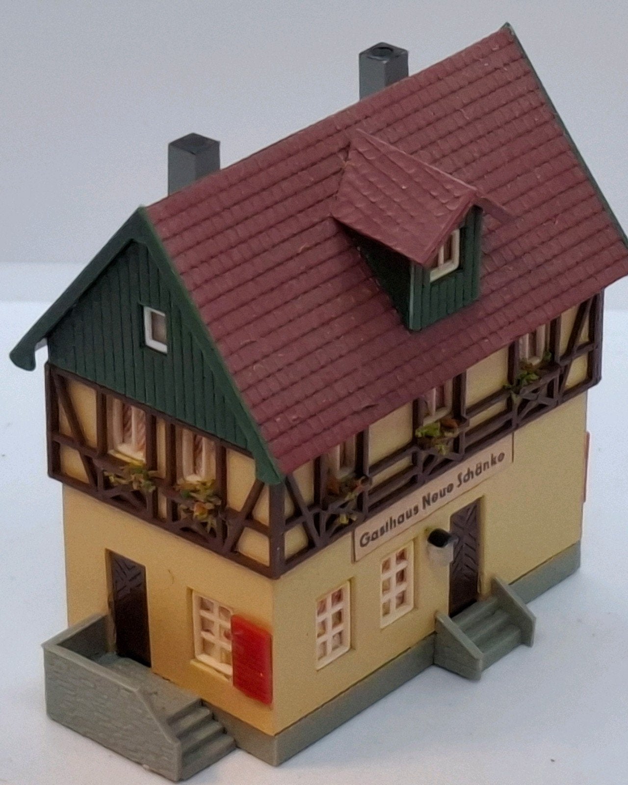 smal vakwerk huis spoor n, Gebruikt, Gelijkstroom of Wisselstroom, Brug, Tunnel of Gebouw, Trix