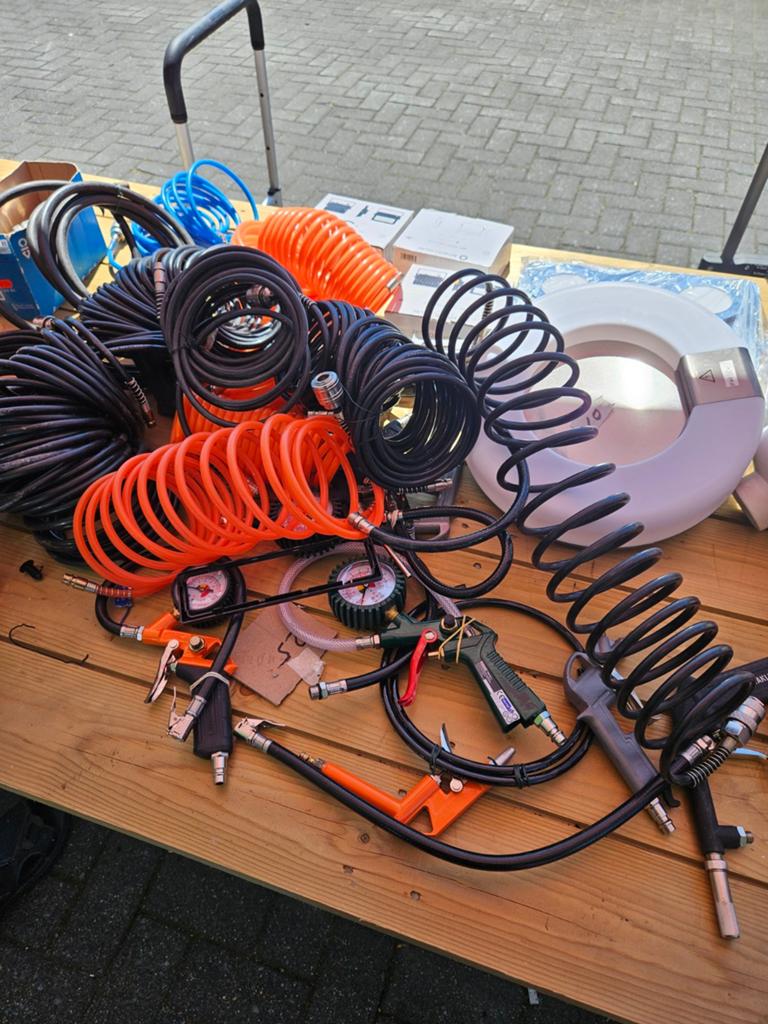 Diverse persluchtslangen en accessoires, Doe-het-zelf en Verbouw, Compressors, Gebruikt, Verzenden, 6 tot 10 bar, Minder dan 200 liter/min