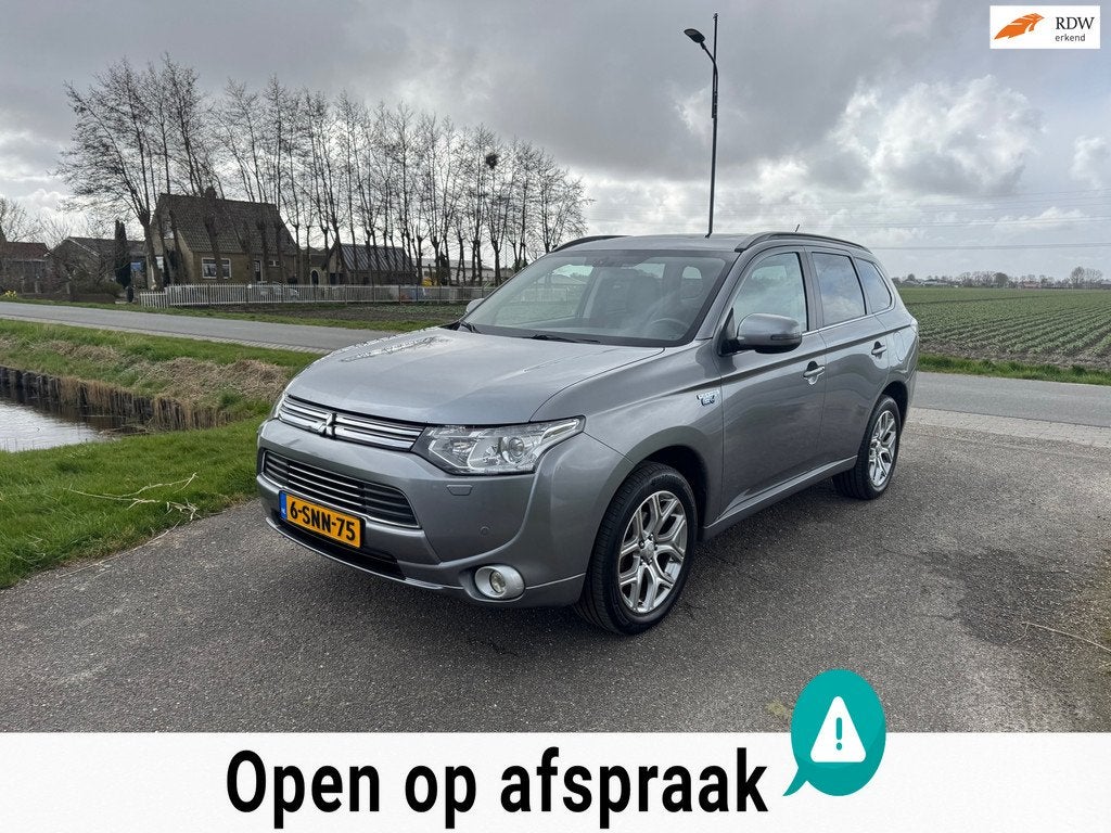 Mitsubishi Outlander 2.0 PHEV instyle 4WD, Auto's, Mitsubishi, 4 cilinders, Vierwielaandrijving, SUV of Terreinwagen, Te koop