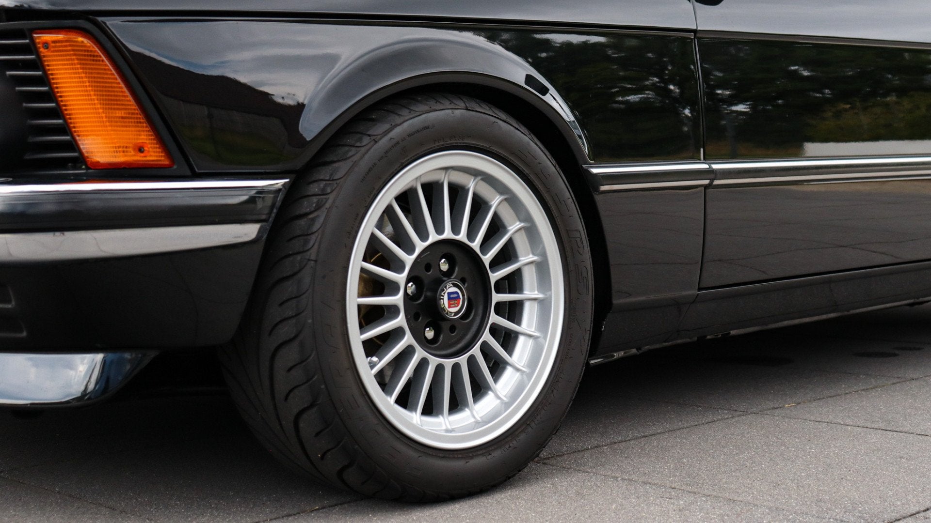BMW 3-serie 323i (bj 1981), foto 5