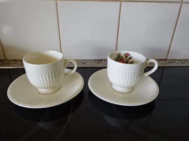 2 Wedgwood kop en schotels     Moss Rose en Edme, Ophalen of Verzenden