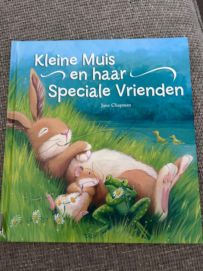 Prentenboek Kleine Muis en haar speciale vrienden, Boeken, Ophalen of Verzenden, Zo goed als nieuw, J. Chapman