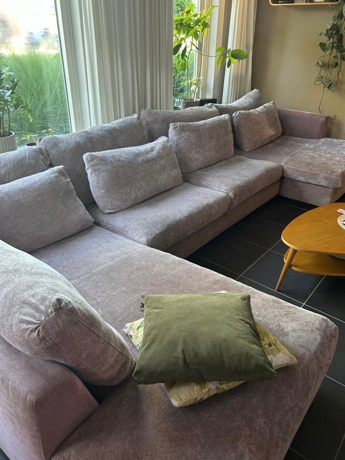 Comfortabele poederroze hoekbank - 4.30m breed, Huis en Inrichting, Banken | Bankstellen, Ophalen, Gebruikt, Hoekbank, 300 cm of meer