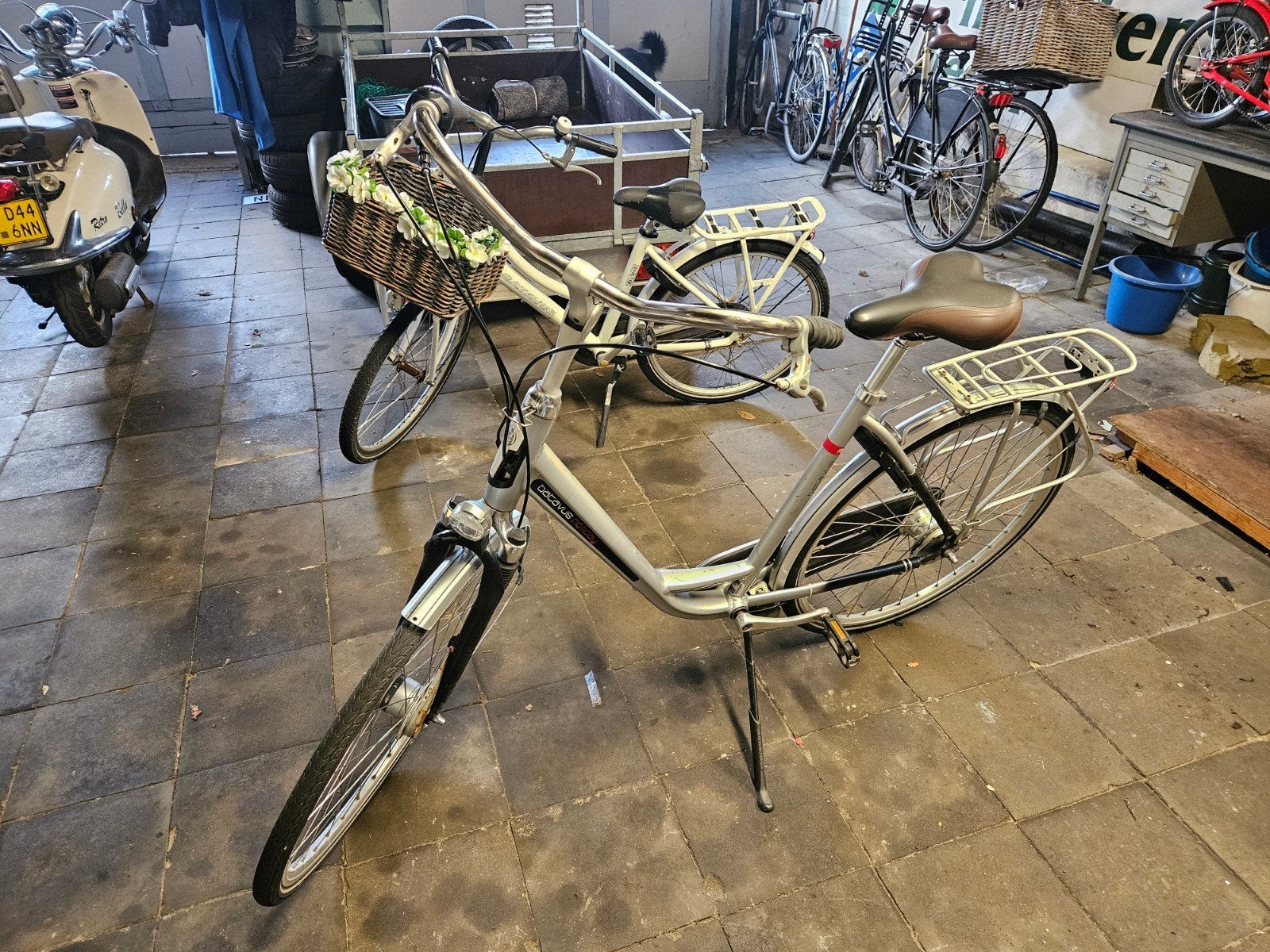 Batavus Holiday Damesfiets - Zo goed als nieuw, Ophalen, Gebruikt, Velgrem, (Extra) lage instap