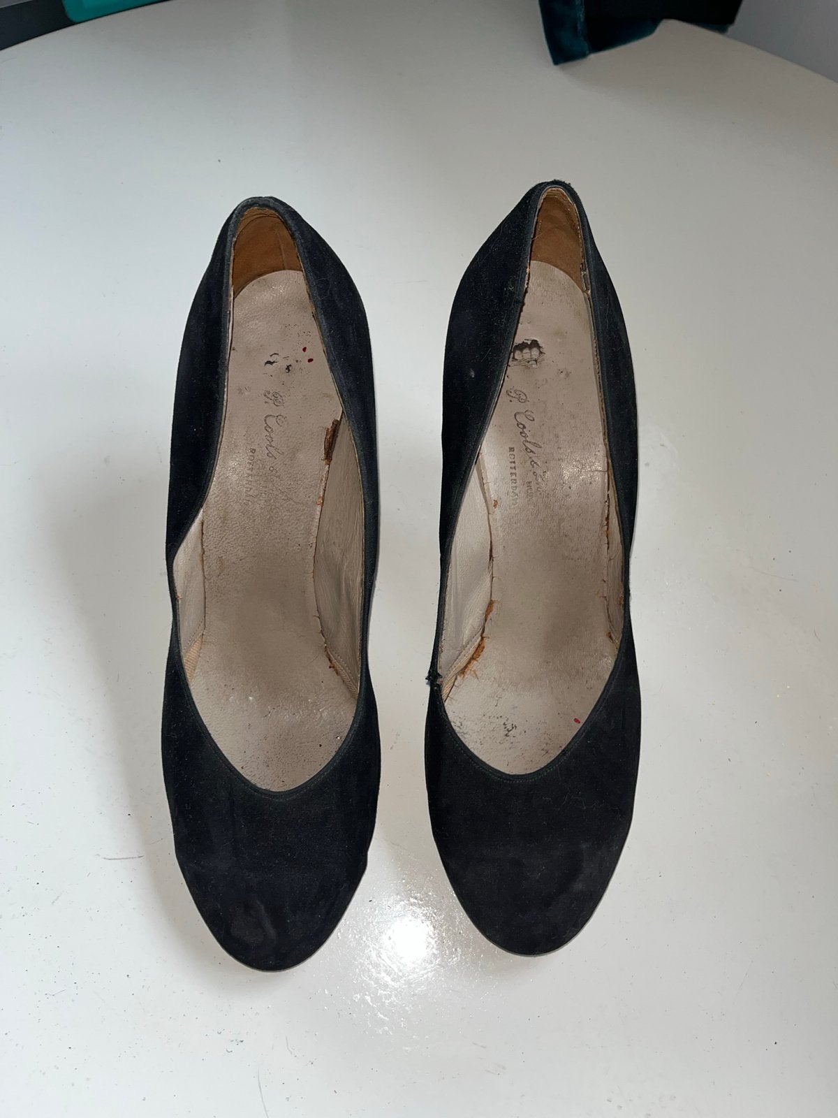 Zwarte suède pumps - P. Cools Rotterdam. Maat 39, Ophalen, Gedragen, Zwart, Pumps
