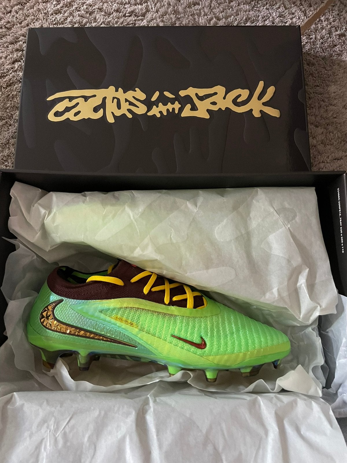 Phantom 6 x Cactus Jack - Nike Travis Scott - Earth/metallic, Ophalen of Verzenden, Nieuw, Sportschoenen