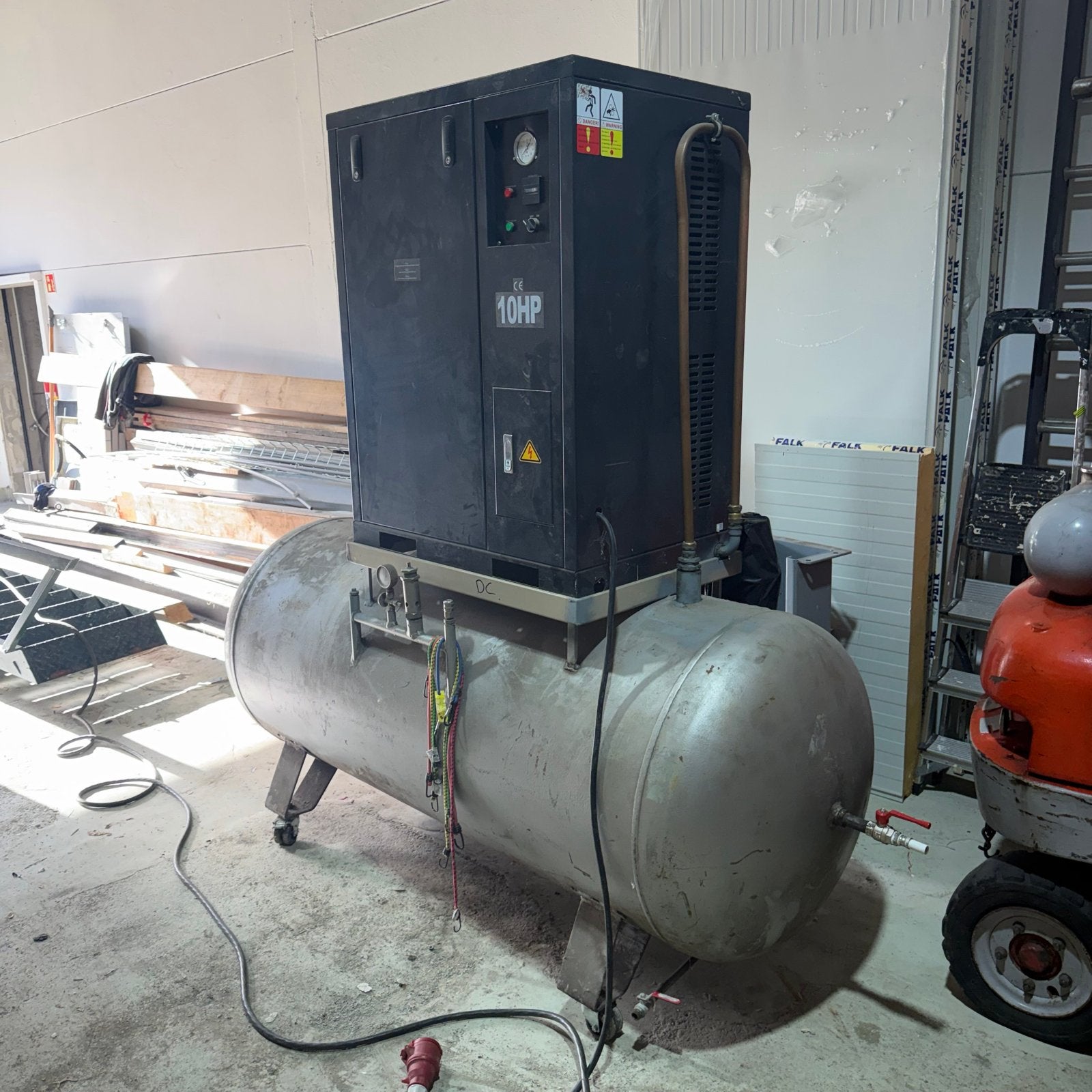 Krachtige 7,5 kw compressor met 1000 liter tank, Ophalen, Gebruikt, 400 tot 800 liter/min, 10 bar of meer