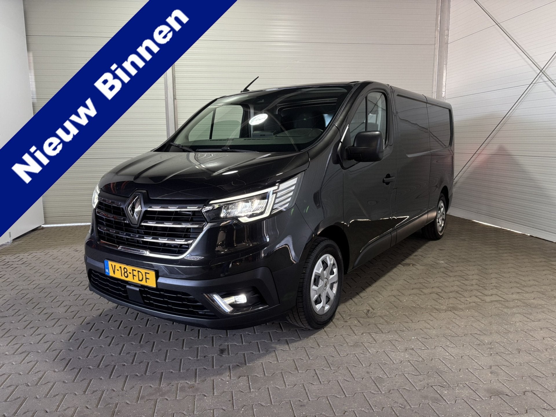 Renault Trafic 2.0 Blue dCi 150 EDC T30 L2H1 Advance VVB510, Auto's, Stof, Gebruikt, 4 cilinders, 150 pk