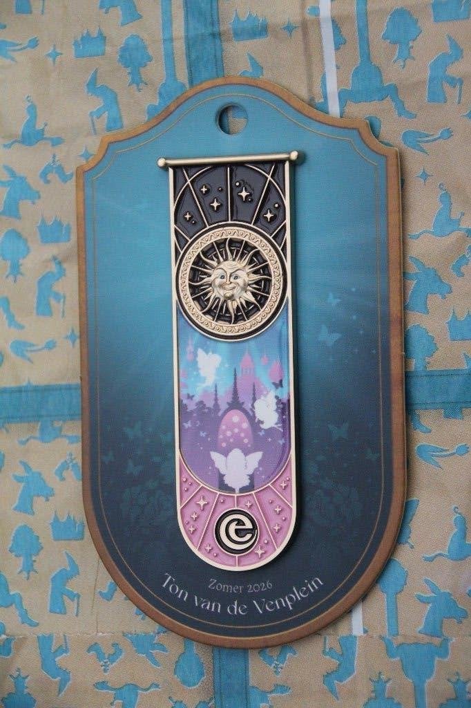 efteling pin  RUILEN zomer pin 3 tegen zomer pin 5, Verzamelen, Ophalen, Nieuw, Button of Speldje