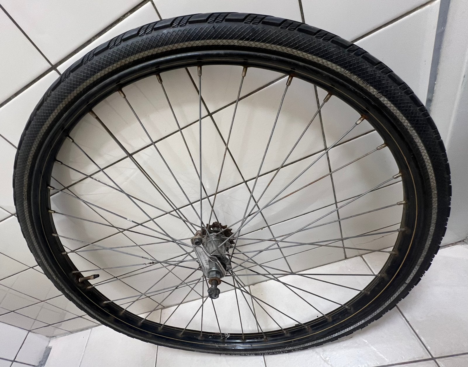 Goede conditie achterwiel 28 inch (28x1 1/2), Fietsen en Brommers, Fietsonderdelen, Ophalen of Verzenden, Zo goed als nieuw, Wiel