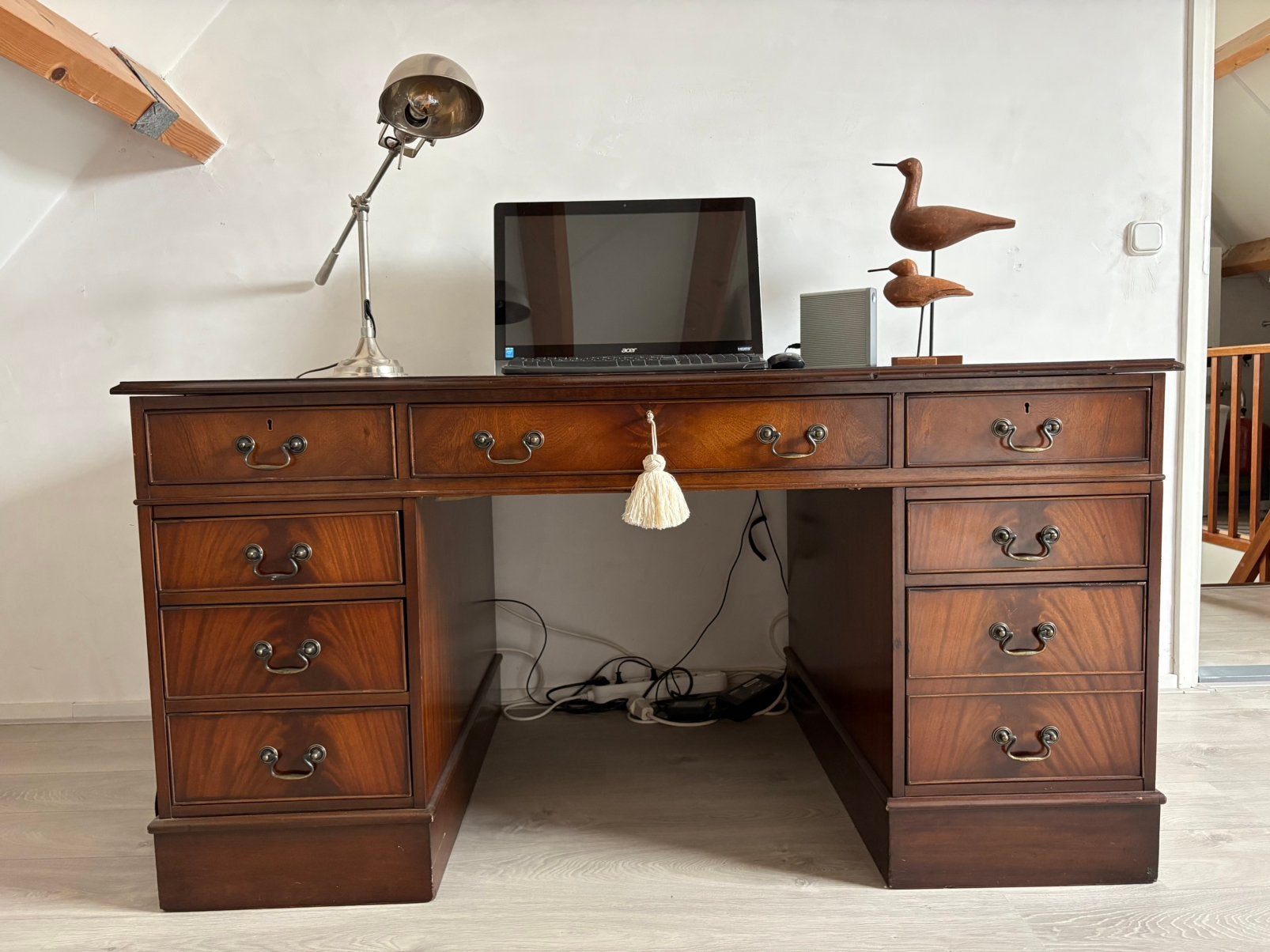 Klassiek Engels Chesterfield bureau, Antiek en Kunst, Ophalen