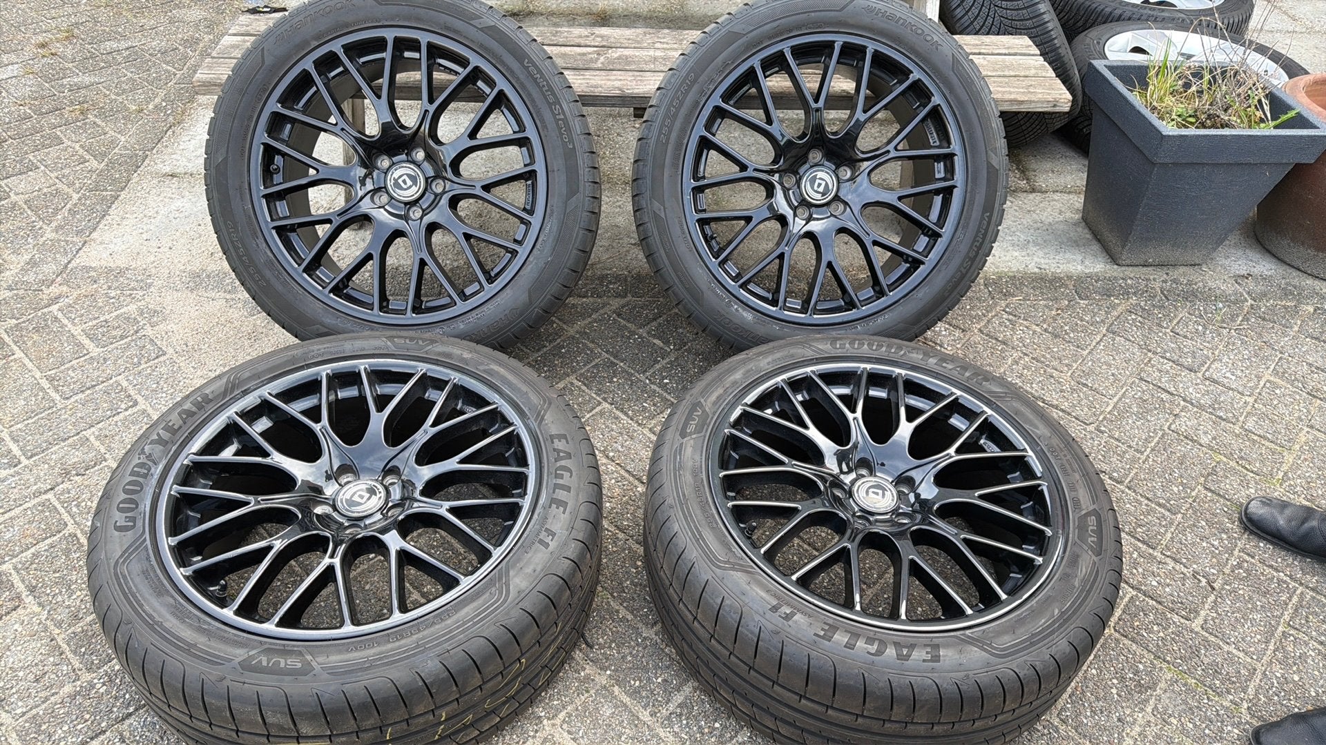 Volkswagen tiguan zomerset 255/45-19 hankook/godgear, Auto-onderdelen, Banden en Velgen, Gebruikt, 255 mm, Banden en Velgen, Personenwagen