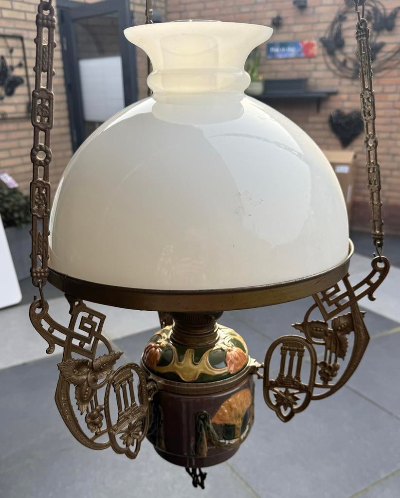 Antieke olielamp / hanglamp met melkglas kap, Ophalen