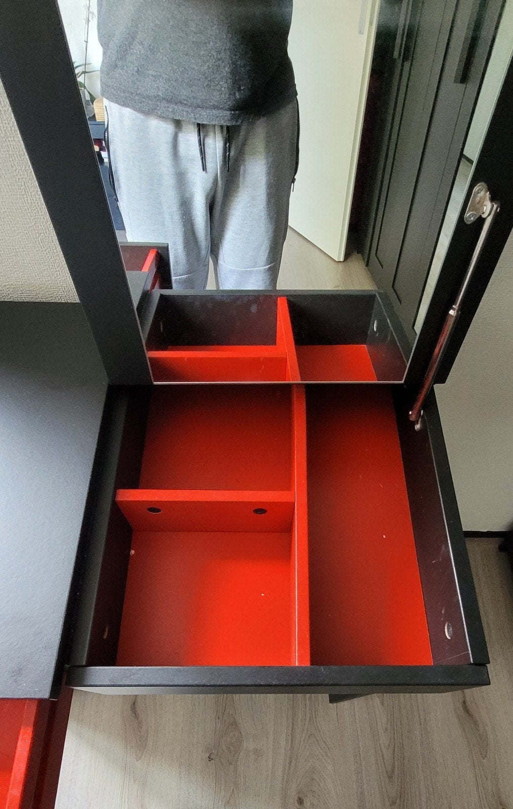 Zwarte kaptafel / make-up tafel met spiegel en opbergruimte, Ophalen, Gebruikt, 25 tot 50 cm, 50 tot 100 cm