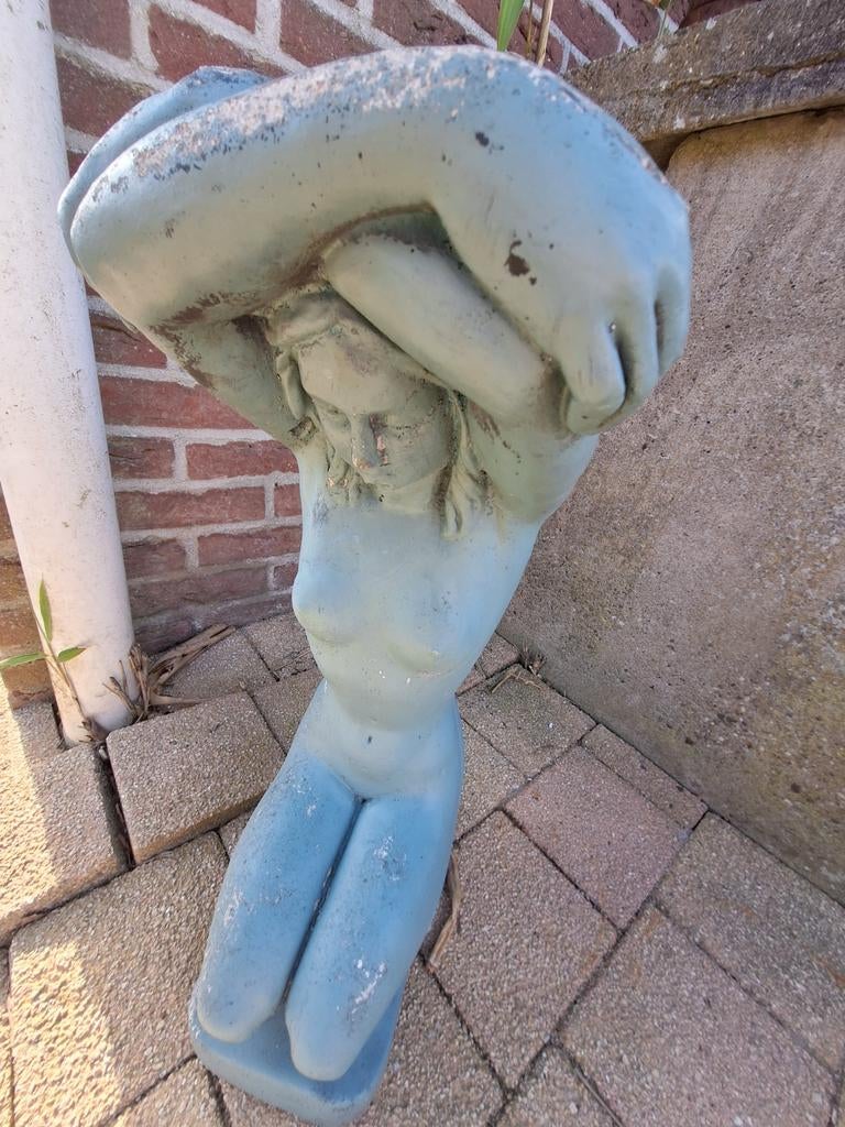Tuinbeeld beton sierlijke dame jaren 60/70, Tuin en Terras, Tuinbeelden, Ophalen, Gebruikt