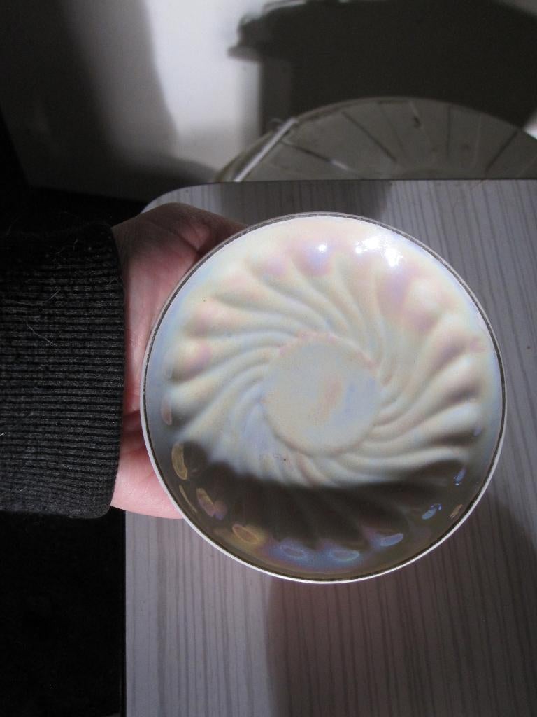 Prachtige Parelmoer schotel met een gouden randje, Antiek en Kunst, Antiek | Servies los, Ophalen of Verzenden