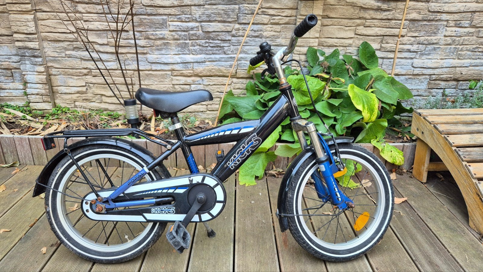 Foto 3 van Kinderfiets Kicks 16 inch - Zwart/Blauw