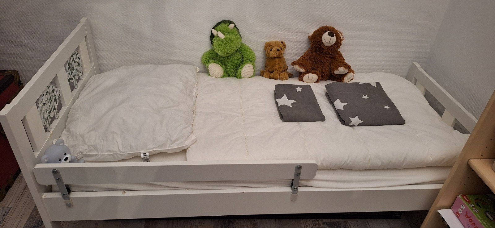 IKEA SMÅSTAD kinderbed met matras en lattenbodem, 70 tot 85 cm, 140 tot 160 cm, Zo goed als nieuw, Ophalen