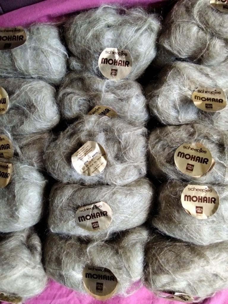 Scheepjes Mohair Wol - Kleur 3778 (Grijsgroen) 15 bollen, Ophalen of Verzenden, Gebruikt, Breien of Haken, Wol of Garen