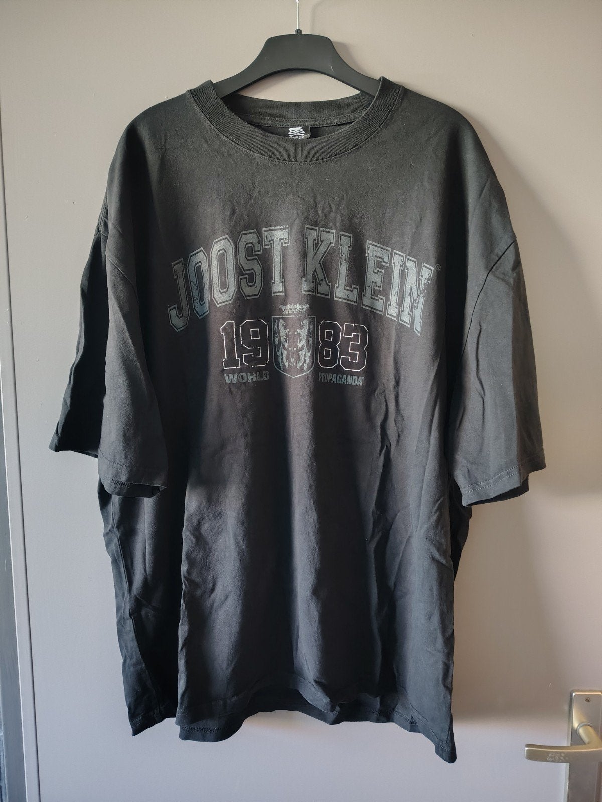 Joost Klein 1983 T-Shirt Jailbreak Fashion XXL Origineel, Ophalen of Verzenden, Nieuw, Overige maten
