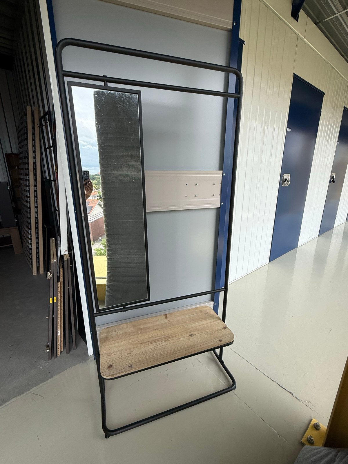 Kledingrek met spiegel en bankje - Industrieel design, Ophalen, Gebruikt, 150 tot 200 cm, Rechthoekig