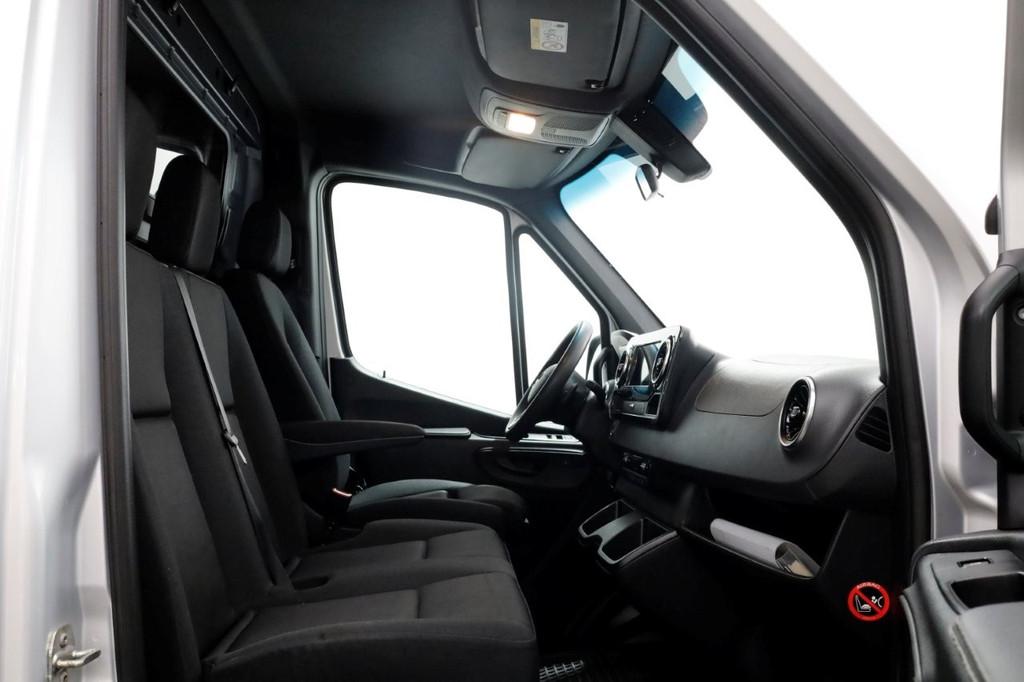 Mercedes-Benz Sprinter 317 CDI 170pk RWD 9G Automaat L2H2 LE, Auto's, Achterwielaandrijving, Gebruikt, Euro 6, 4 cilinders