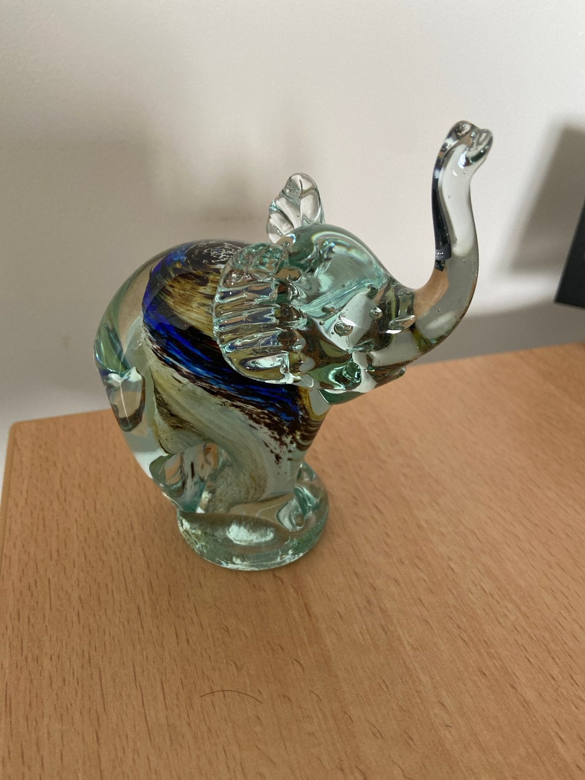 Glazen olifant met kleurrijke accenten, Antiek en Kunst, Antiek | Glas en Kristal, Ophalen