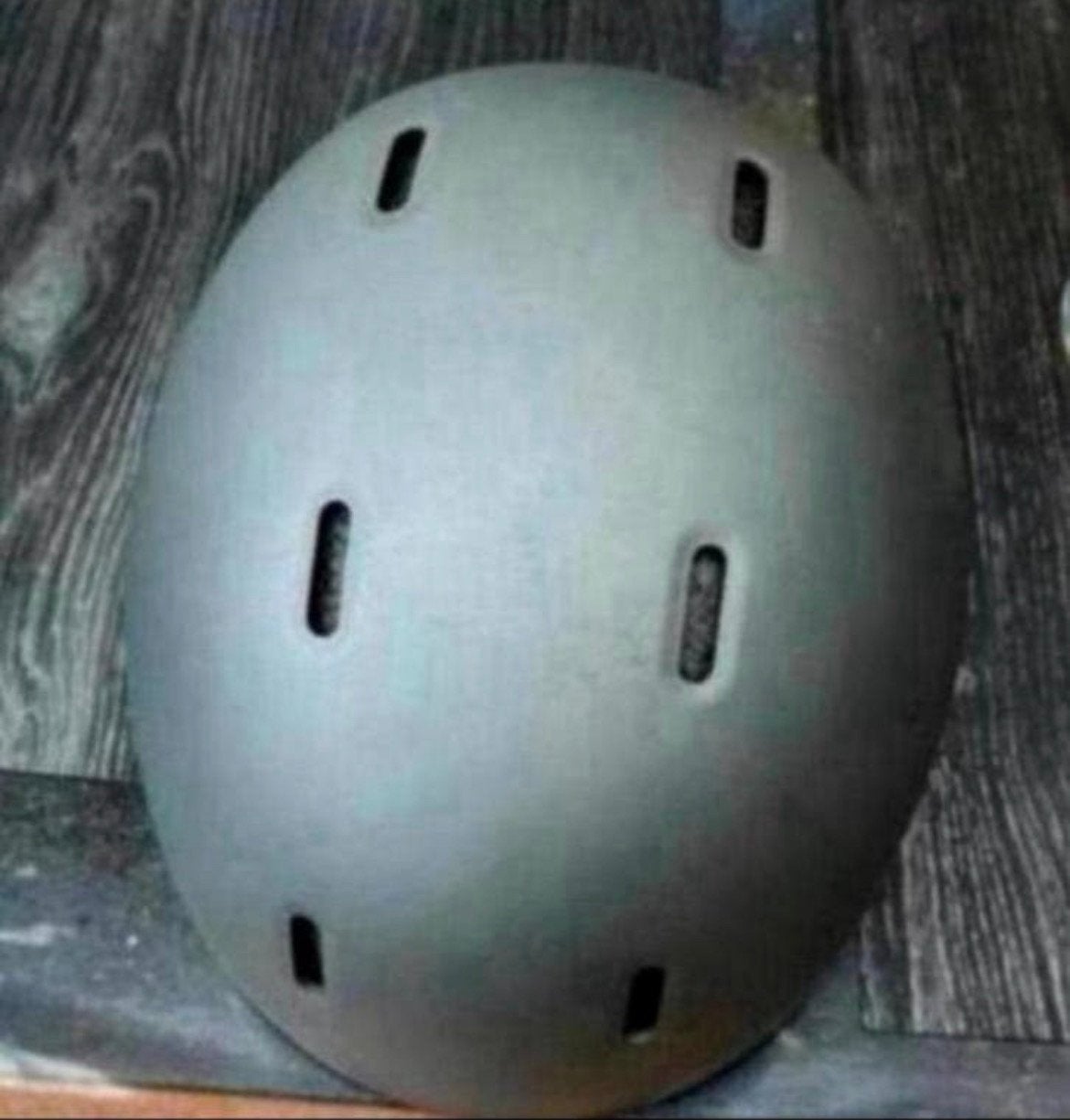 Dames-Heren 59-62 cm. Skihelm. Wax/slijpen / Sneeuwkettingen, Sport en Fitness, Ophalen of Verzenden, Zo goed als nieuw