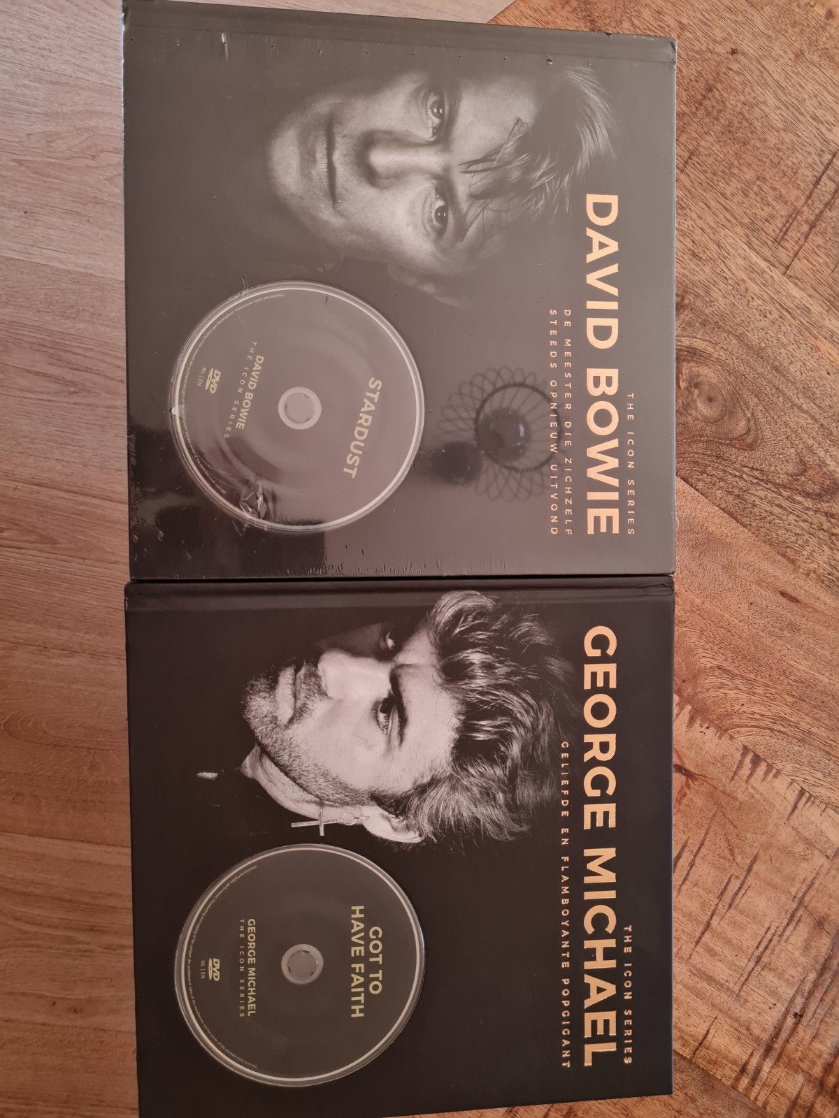 2mooie albums met cd van George Michael en David Bowie, Ophalen of Verzenden, Zo goed als nieuw