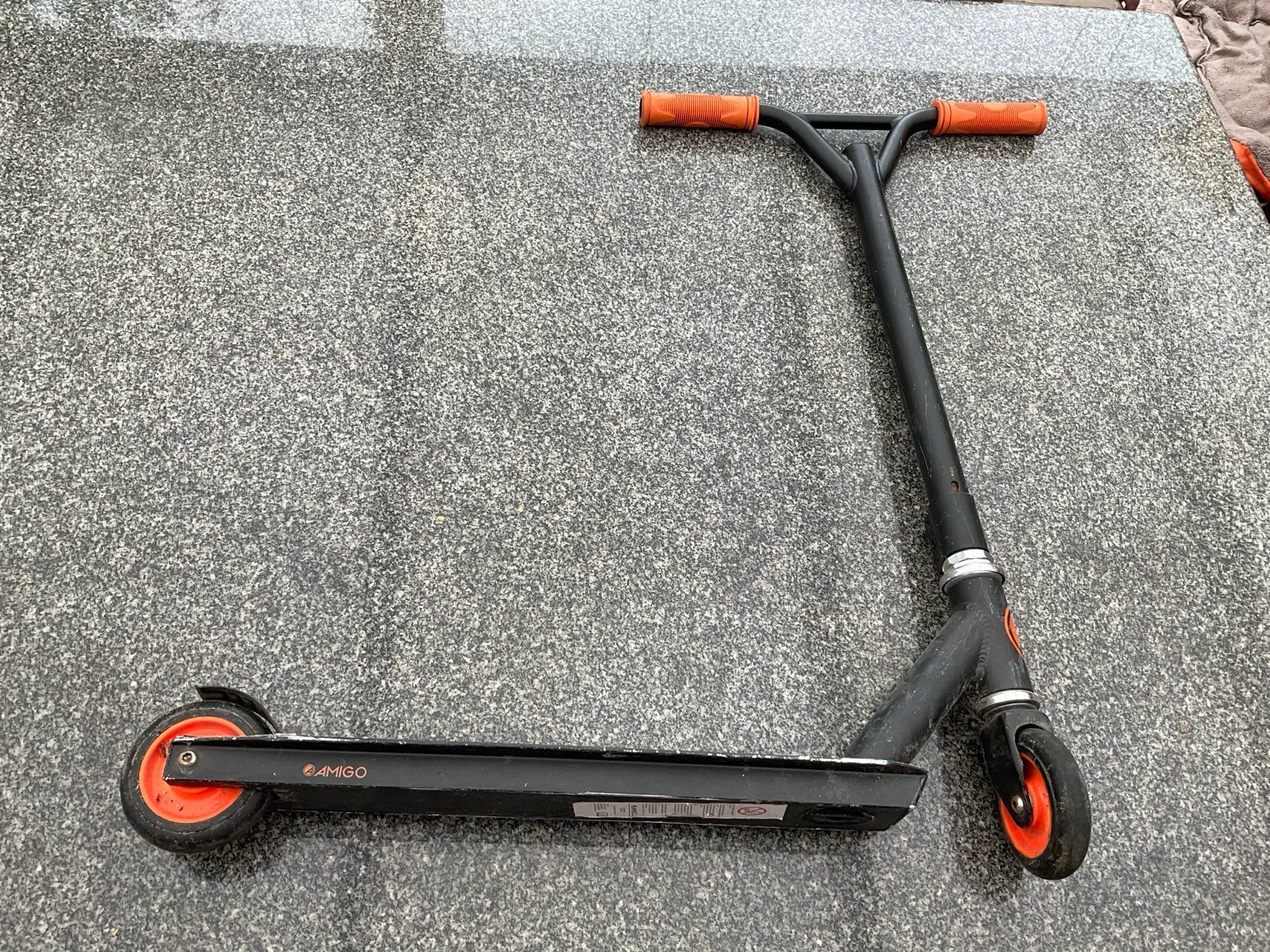 Amigo stuntstep - Zwart met oranje accenten, Ophalen of Verzenden, Gebruikt, Gewone step