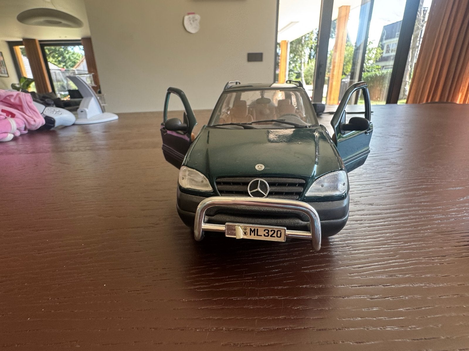 Mercedes-Benz ML 320 Schaalmodel - Groen, Hobby en Vrije tijd, Ophalen of Verzenden, Zo goed als nieuw, Auto, Overige merken
